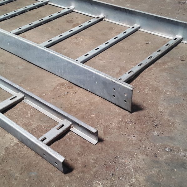 Ladder type cable tray